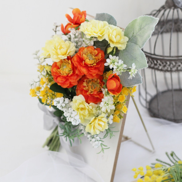 オレンジの花束を飾る＊アーティフィシャルの木製ボードアレンジメント(造花) ギフトOK 3枚目の画像