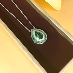 ドロップ 人工エメラルド 高炭素ダイヤモンド キラキラ ゴージャス ラグジュアリー ネックレス グリーン 緑 ホワイト 2枚目の画像