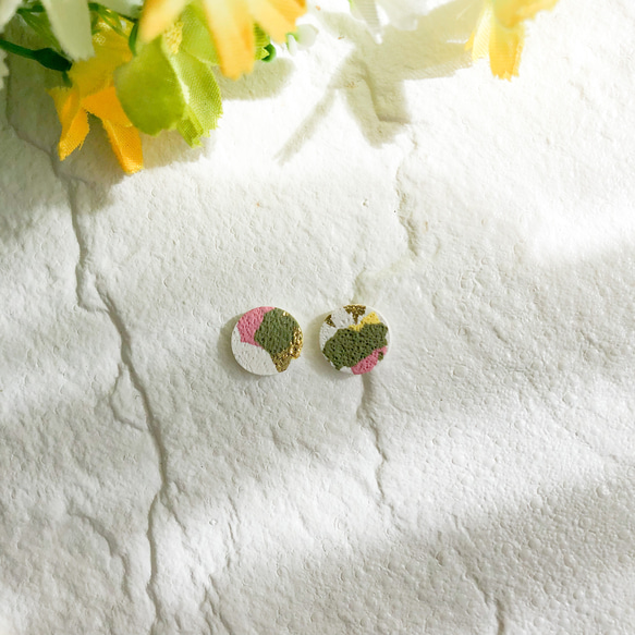 春色の一粒ラウンドピアス/イヤリング/ポリマークレイ/シンプル/丸 3枚目の画像