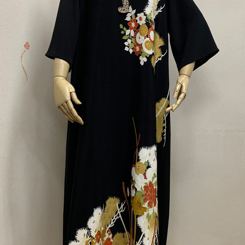 NO:8【プロ仕立て】着物リメイク&黒留袖 正絹Aラインワンピース NO:8【プロ仕立て】着物リメイク&黒留袖 正絹Aラインワンピース