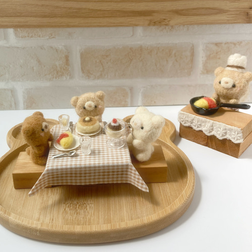 喫茶・くま屋』こぐまちゃん会 ミニチュア 羊毛フェルト カフェ 木製