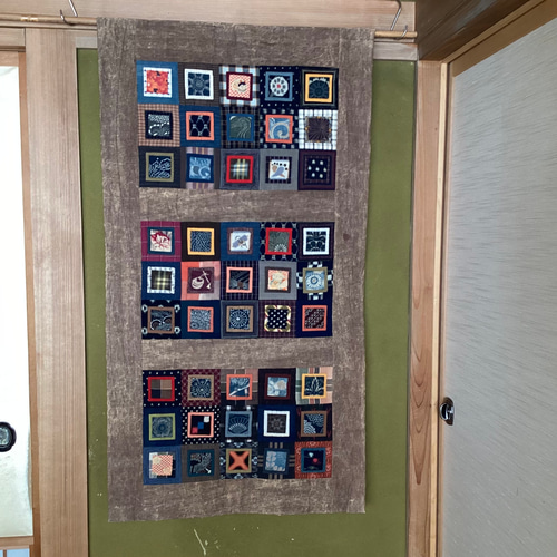 古布のパッチワークのタペストリー 15個 3段 (小) その他インテリア