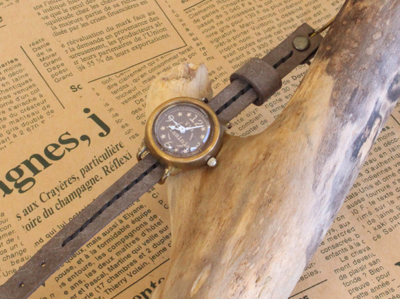 手作り腕時計　Via Flaminia(グレー & グレーシングル通しベルト) 4枚目の画像
