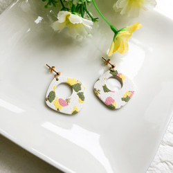 春色の角丸スクエアピアス/イヤリング/ポリマークレイ/シンプル/個性的 3枚目の画像