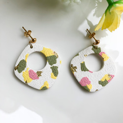 春色の角丸スクエアピアス/イヤリング/ポリマークレイ/シンプル/個性的 5枚目の画像