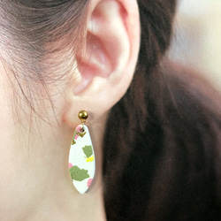 春色のドロップピアス/イヤリング/ポリマークレイ/シンプル/個性的 2枚目の画像