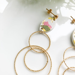 春色の3連ラウンドロングピアス/イヤリング/ポリマークレイ/ゴールド/シンプル/個性的 5枚目の画像