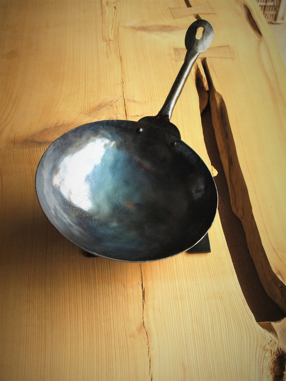 【受注生産】鍛造鉄の中華鍋打出し２５ｃｍ　鉄のフライパン 片手鍋 北京鍋 2枚目の画像