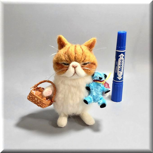 羊毛フェルト 猫 立ちニャンコ エキゾチックショートヘアさん