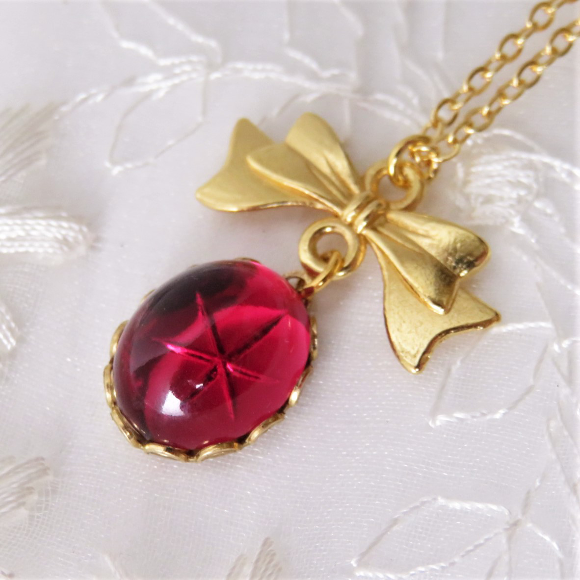 真っ赤なルビー　スターモチーフ　ヴィンテージ(60’ )スワロフスキー　プリンセスネックレス