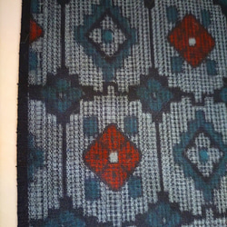 【正絹　洗い済】青灰色に花菱の幾何学模様の大島紬地　約36ｃｍ×50～150ｃｍ　和布　はぎれ 5枚目の画像