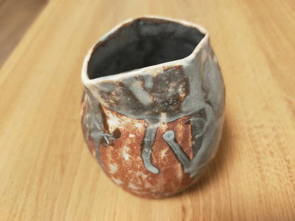 陶器で作った花瓶 2枚目の画像