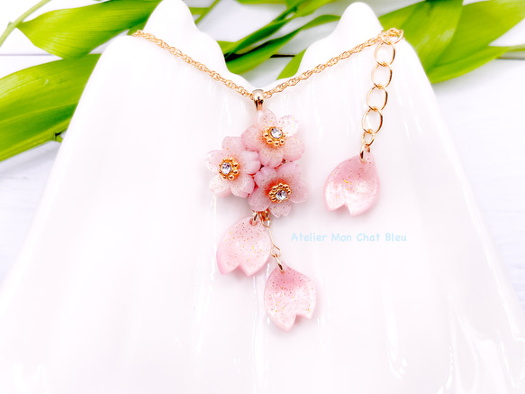 花びらゆれる桜のネックレス 2枚目の画像