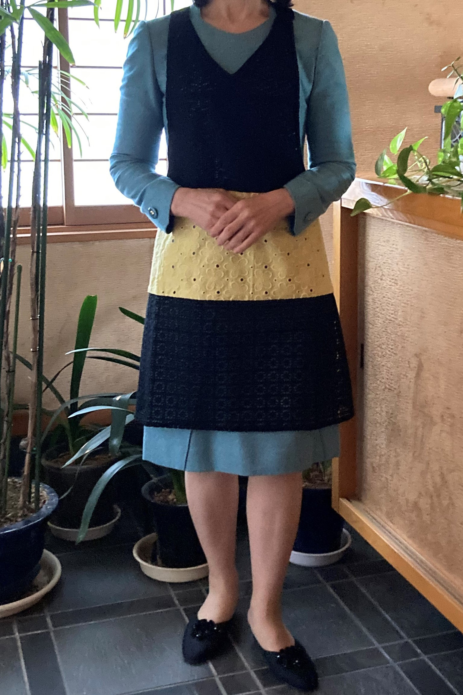 切替レースがオシャレなエレガントエプロン＃59