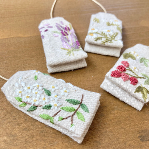 ハーブティーのしおり【ジャスミン】手刺繍 ブックマーカー《受注制作