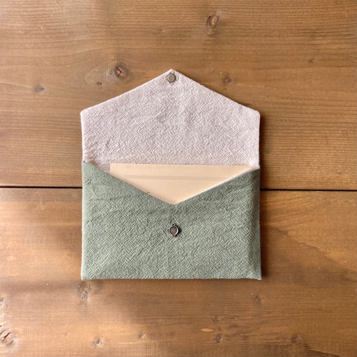シロツメクサと小鳥】手刺繍ブックポーチ〈レター型・みどり