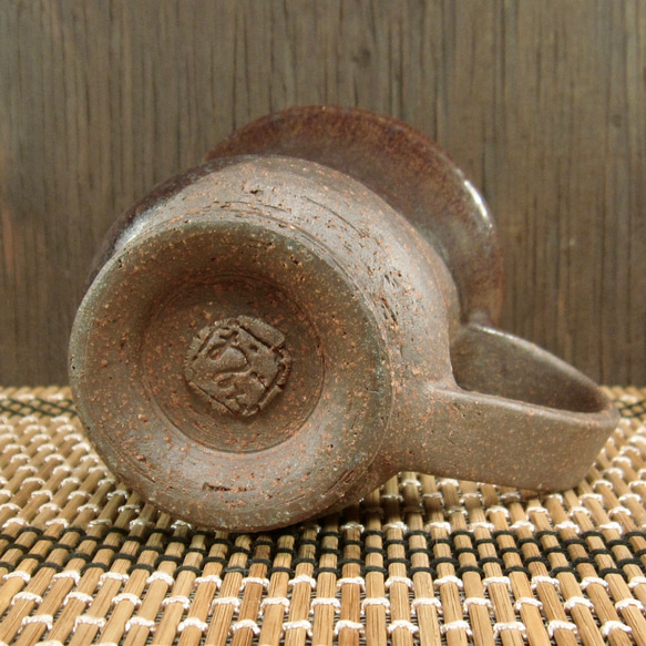 陶器マグカップ・トランジスタ　赤土＋こげ茶【230328】 4枚目の画像