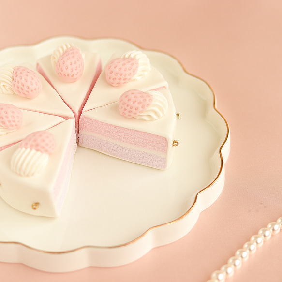 パステルいちごのカットケーキ(バッグチャーム)/フェイクスイーツ 樹脂