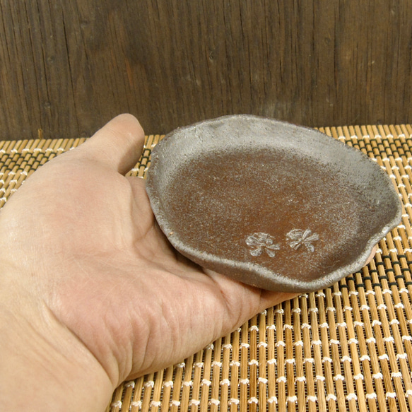 陶器 小皿　赤土・トンボ印２枚組【230321】 5枚目の画像