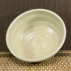 陶器 ご飯茶碗（やや大）還元藁白【230309】 3枚目の画像