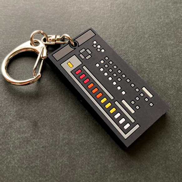[鑰匙扣]節奏機橡膠鑰匙扣/01：Analog RhythmMachine 808 第4張的照片