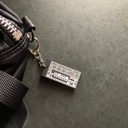 [Keychain] Bass synth rubber keychain / 03：Bass SYNTHESIZER 303 第6張的照片