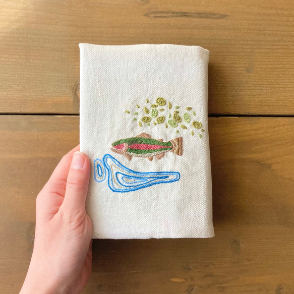 たろうちゃん様オーダー ハンドメイド ブックカバー 手刺繍