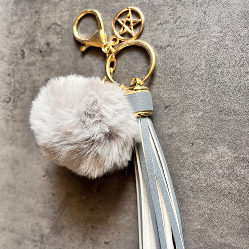 ふわふわポンポン・五芒星スター・フリンジ タッセルのバッグチャーム