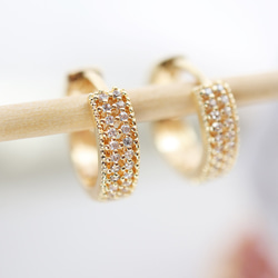 『在庫処分価格』金アレ対応 色褪せにくい キラキラ フープ ピアス 1ペア 6枚目の画像