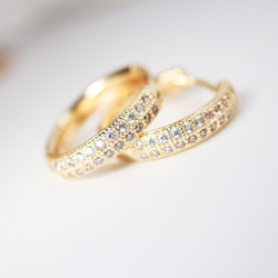 『在庫処分価格』金アレ対応 色褪せにくい キラキラ フープ ピアス 1ペア 8枚目の画像