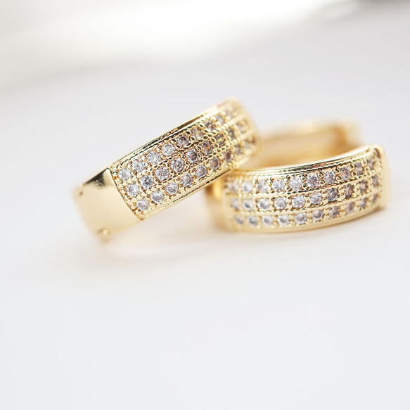 『在庫処分価格』金アレ対応 色褪せにくい キラキラ フープ ピアス 1ペア 9枚目の画像