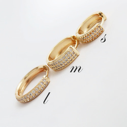 『在庫処分価格』金アレ対応 色褪せにくい キラキラ フープ ピアス 1ペア 1枚目の画像