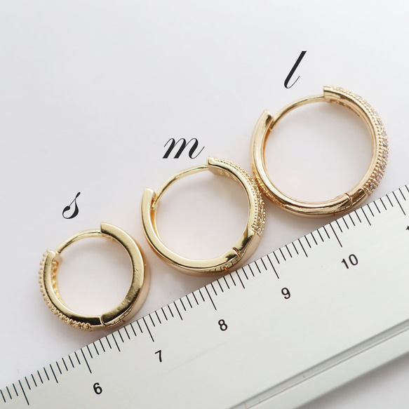 『在庫処分価格』金アレ対応 色褪せにくい キラキラ フープ ピアス 1ペア 3枚目の画像