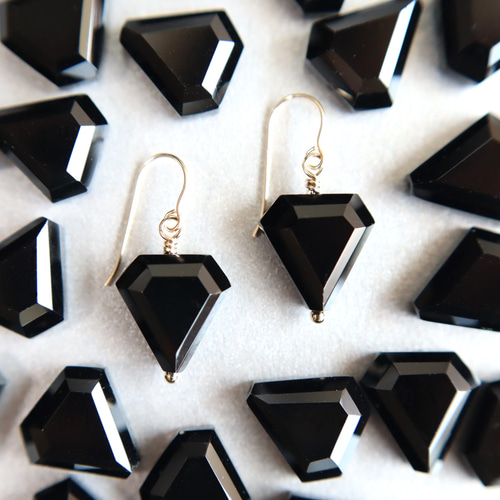 14kgfブラックオニキス・ブラックダイヤモンドピアス/イヤリング