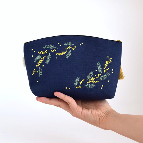 選べるイニシャル》ミモザの刺繍ポーチ マチあり コスメ 両面