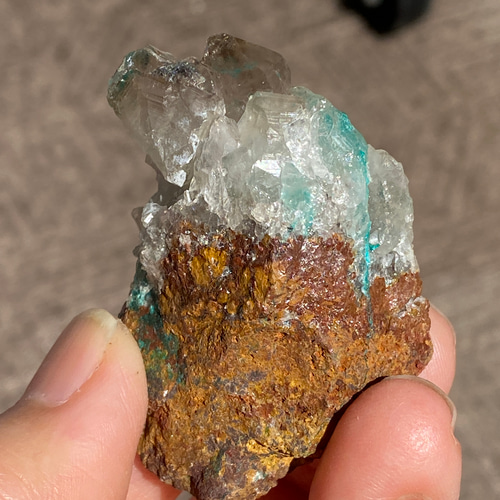 レア♢ダイオプテーズ in/on スモーキークォーツ 鉱物標本