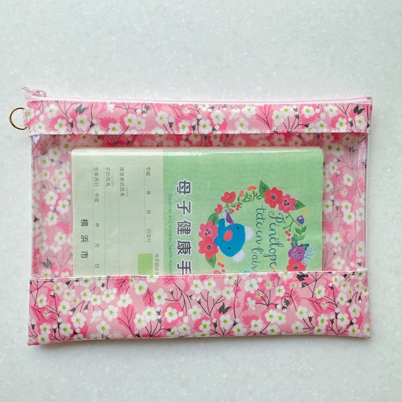 リバティ「ミッツィ」クリアフラットポーチ   A5サイズ　ラミネート♪PVC♪25㎝ファスナー♪桜♪さくら 6枚目の画像