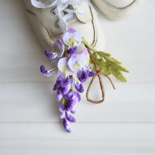 受注制作30日】ブローチ あの日の笑み、藤の花 手編み レース編み