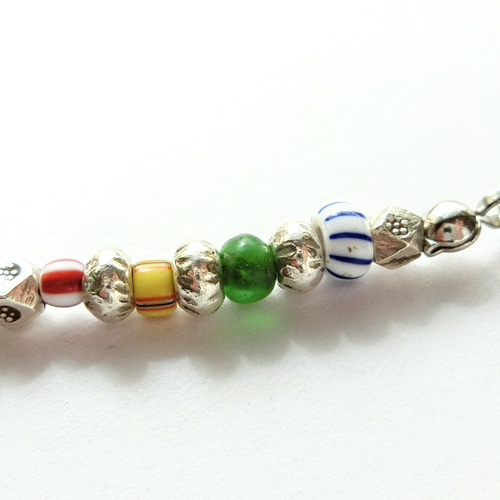 カレンシルバーとアンティークビーズのランダムブレスレット