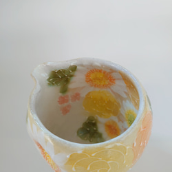 Creema陶器市2024 工房ゆずりは　片口　黄色に白い花がとても綺麗で元気の出る絵柄 11枚目の画像