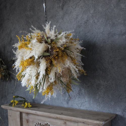 ワイルドフラワーと秋のフライングボール　ケイトウ　パンパスグラス ワイルドフラワーと秋のフライングボール ケイトウ パンパスグラス