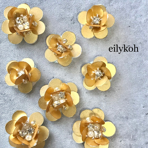 180 パープル✖︎ゴールド花びら＆ジルコニア付お花チャーム　ピアスorイヤリング 180 パープル✖︎ゴールド花びら＆ジルコニア付お花チャーム ピアスor