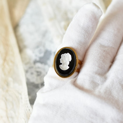 ヴィンテージ フロストカメオガラスのリング（18KGP指輪13号〜フリーサイズ） 4枚目の画像
