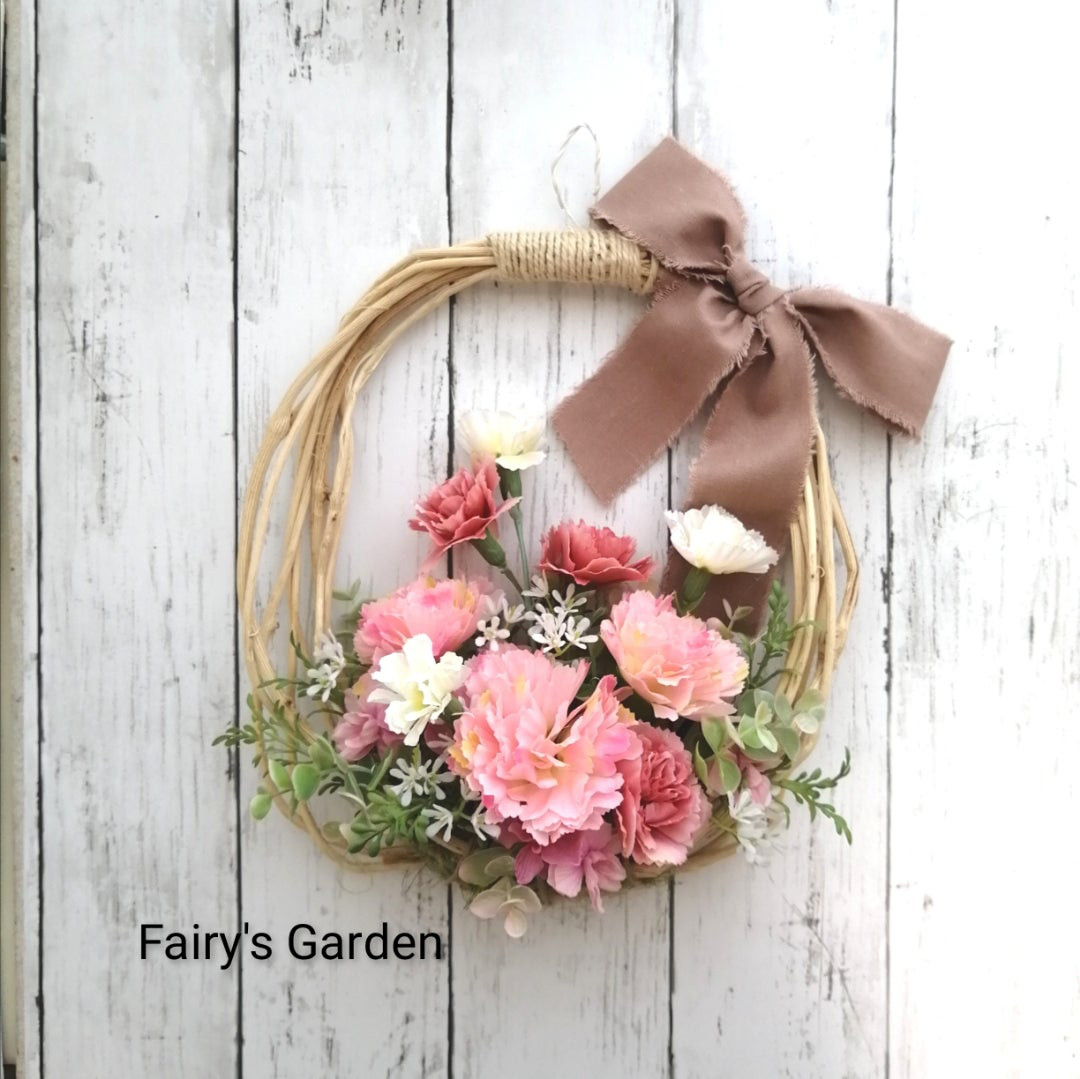 カーネーションの花かご風リース　造花　アーティフィシャルフラワー