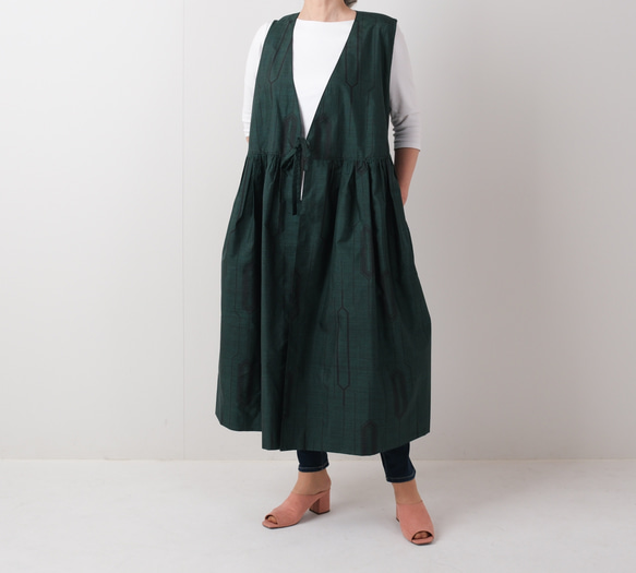 大島紬のジャンパスカート、カシュクールなので着易いです 着物リメイク大島紬で作るカシュクールジャンパースカートHow to