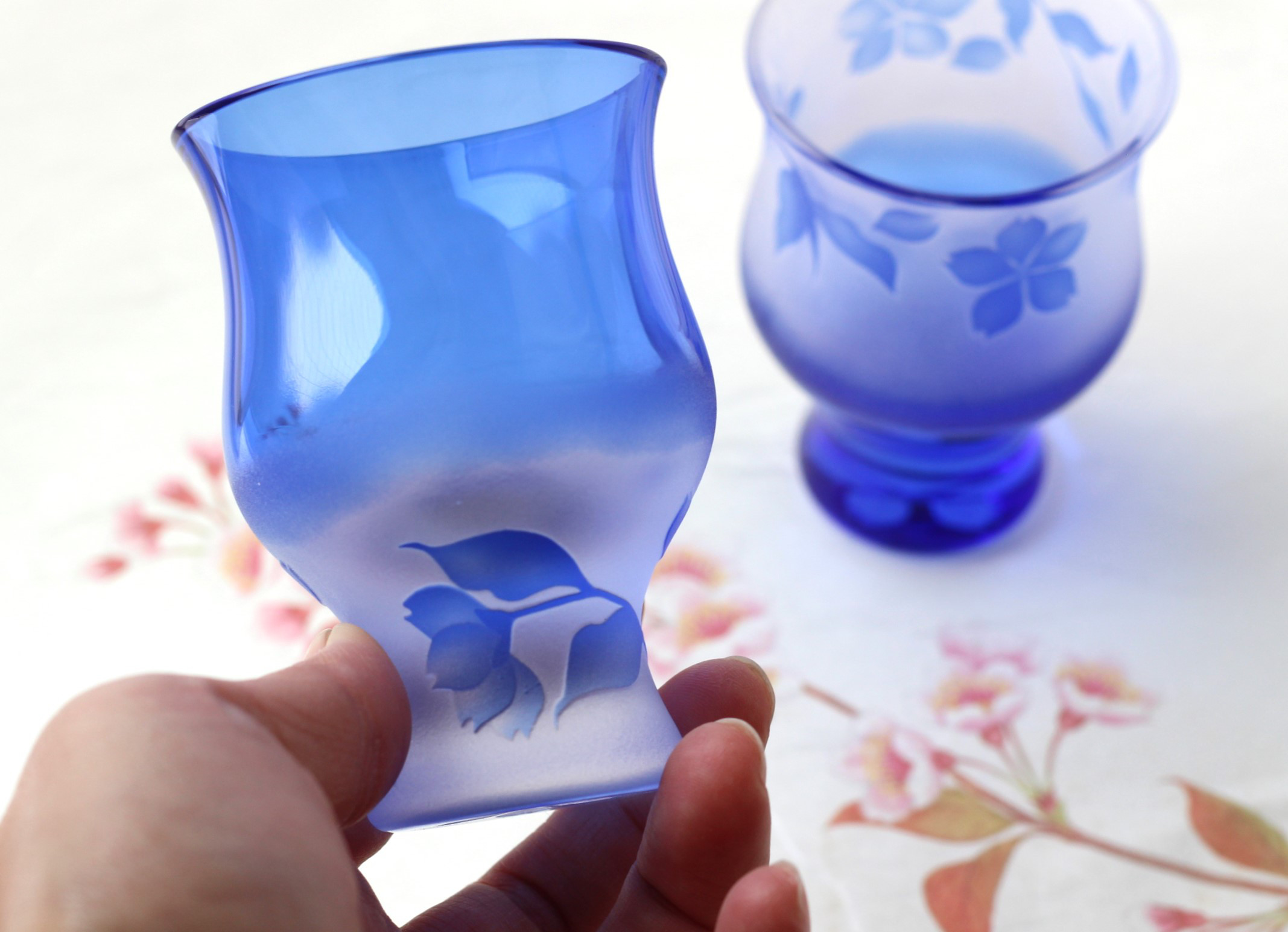 青被せ　切子ガラス　グラス　馬上杯　小グラス 青被せ 切子ガラス グラス 馬上杯 小グラス 青被せ 切子ガラス グラス