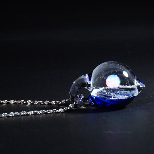 ガラスの小宇宙 レインボーオパール ペンダント Yasuda Glass