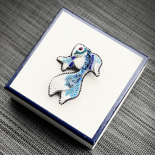 yone　パールビーズフリンジブローチ　フランスヴィンテージ　ピン ビーズ刺繍 ブローチ スクエア 四角 白 ホワイト シルバー 大人
