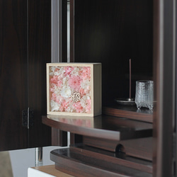フルールcube”シュガーピンク”　桐箱入りのプリザーブド仏花とお線香のセット　お盆のおくりものに 2枚目の画像