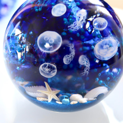 クラゲゆらめく瑠璃色の海世界＊LEDライト付き（無料ギフトラッピング） 4枚目の画像